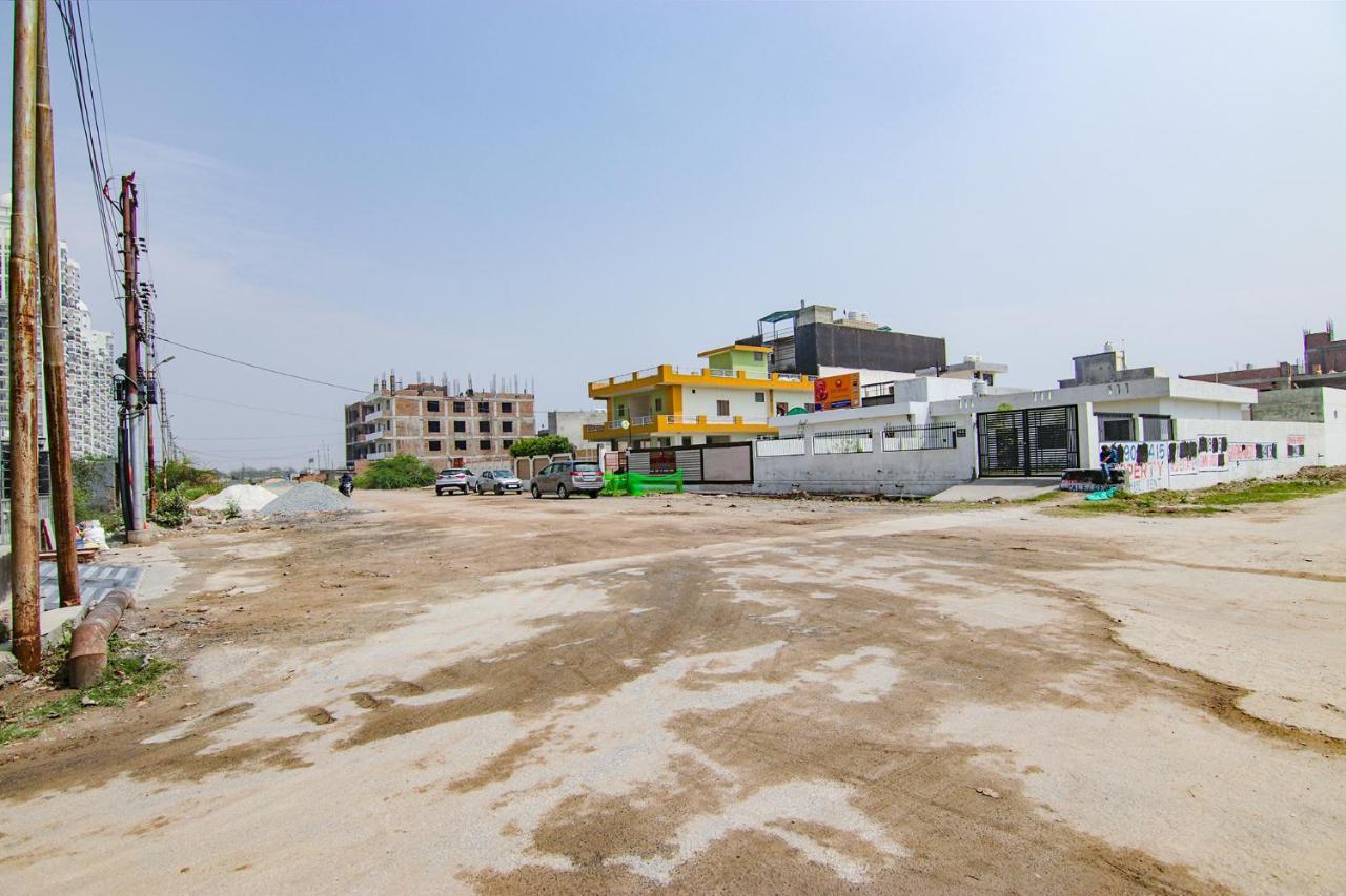 Fabhotel Satyam International Noida Eksteriør bilde