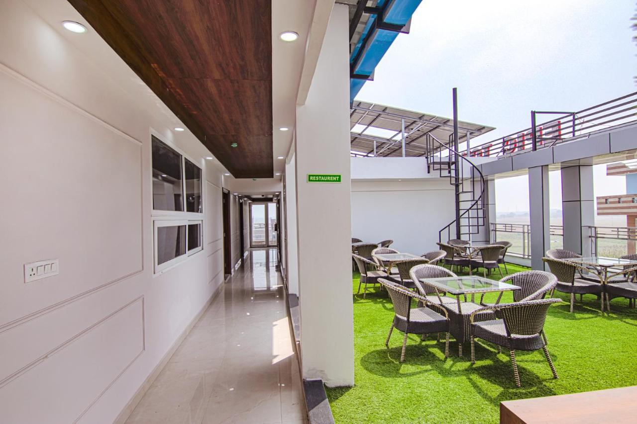 Fabhotel Satyam International Noida Eksteriør bilde